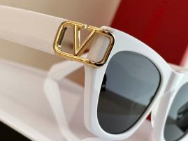 Picture of Valentino Sunglasses _SKUfw49838649fw